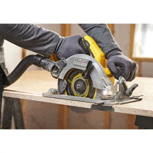 STANLEY FATMAX V20 kefementes körfűrész, sín kompatibilis,4Ah akkuval,töltővel,190mm,57-fok,kofferbe  SFMCS551M1K-Q