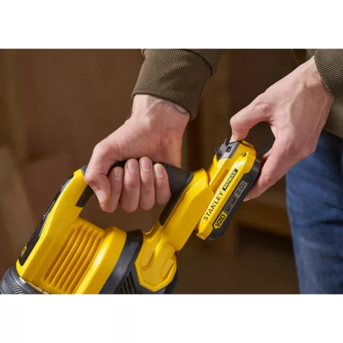 STANLEY FATMAX 18 Volt-os V20 akkumulátoros álló porszívó, akkuval, töltővel                          SFMCVS001D1-Q