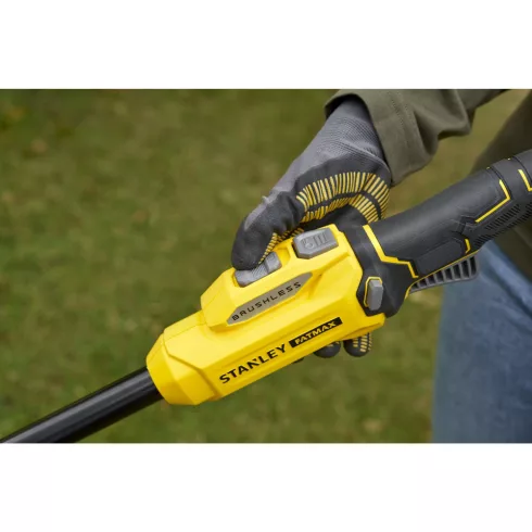 STANLEY FATMAX 18 Volt-os V20 akkumulátoros kefementes fűkasza 33cm, akku és töltő nélkül             SFMSTB930B-XJ