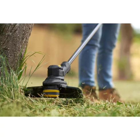 STANLEY FATMAX 18 Volt-os V20 akkumulátoros kefementes fűkasza 33cm, akkuval                          SFMSTB930M-QW