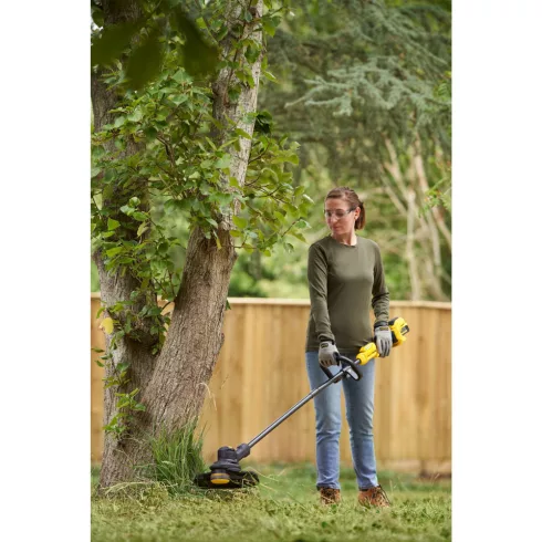STANLEY FATMAX 18 Volt-os V20 akkumulátoros kefementes fűkasza 33cm, akkuval                          SFMSTB930M-QW