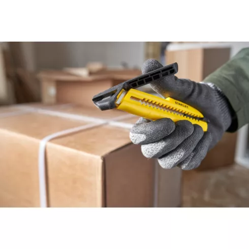 STANLEY műanyagházas vágókés beépített pengetörővel 18 mm                                             STHT10489-0
