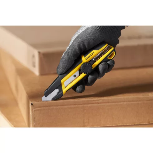 STANLEY FATMAX vágókés beépített pengetörővel, rögzítő csavaros 18 mm                                 STHT10500-0