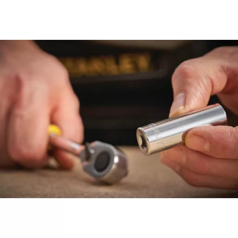 STANLEY 1/4' drive 6p hosszú dugókulcs 12 mm                                                          STMT86100-0