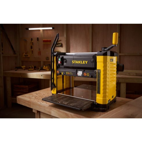 STANLEY gyalu 1800W, 318mm, 3,2mm mélység, tartozékokkal                                              STP18-QS