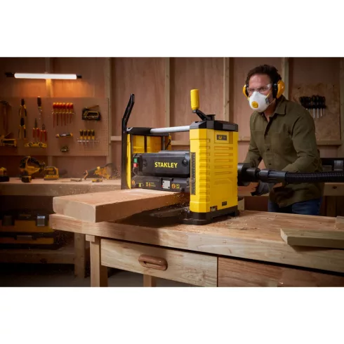 STANLEY gyalu 1800W, 318mm, 3,2mm mélység, tartozékokkal                                              STP18-QS